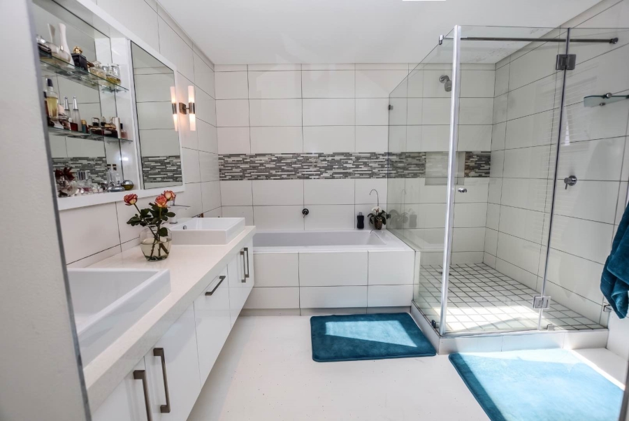To Let 4 Bedroom Property for Rent in Sunset Beach Western Cape